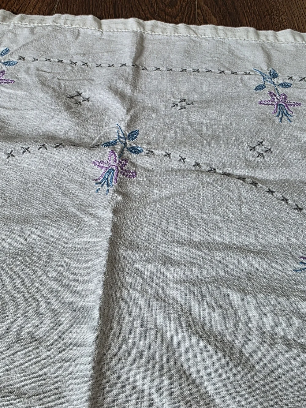 Embroidered Floral Tablecloth White with Purple & Blue Flowers Cozy Cottage Vtg